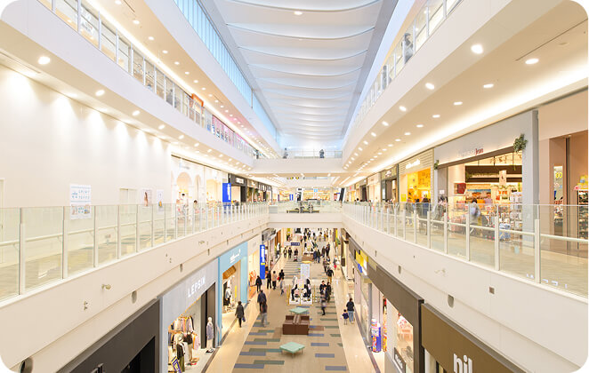 公共・商業施設など、配慮が求められる現場が中心です