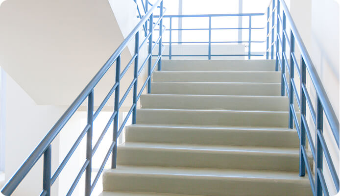 公共施設の階段・手すり塗装