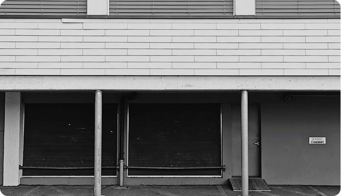 消防署車庫の鉄骨塗装